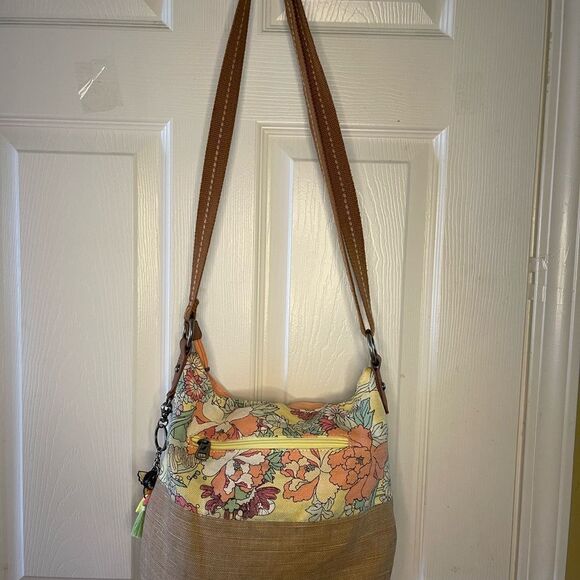 Sakroots Artist Circle Soft Bucket bag- Sunlight Lilac Flower floral print . - Picture 4 of 16